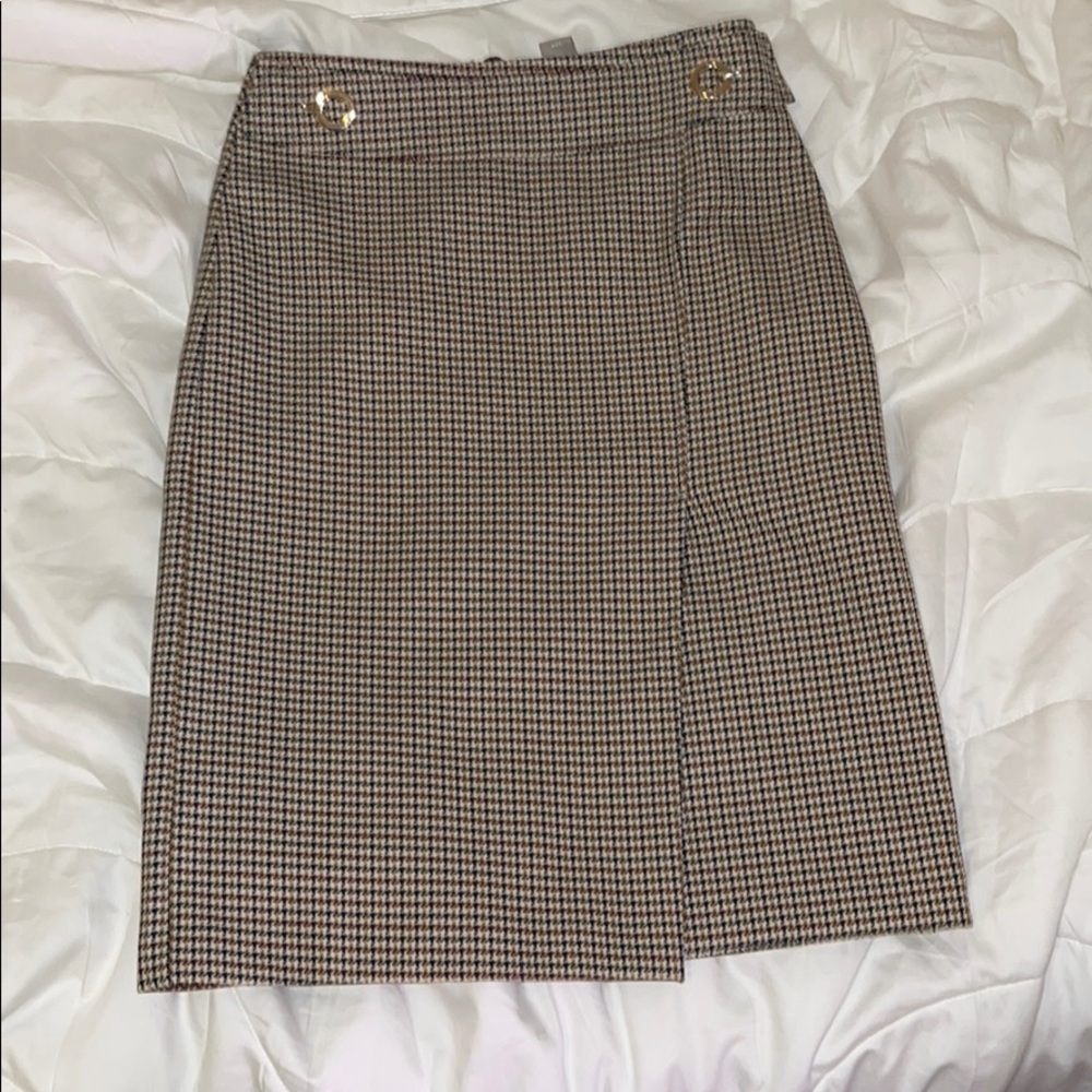 Houndstooth pattern pencil skirt!